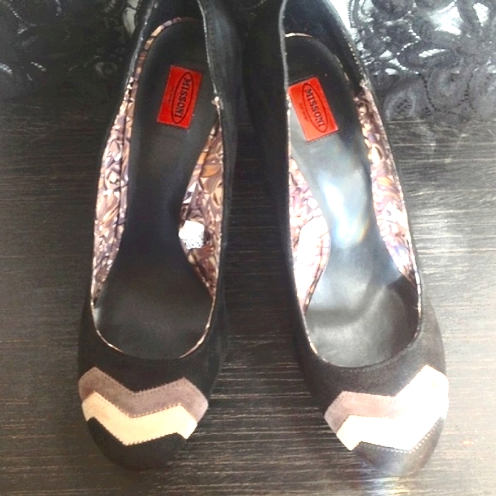 NWOB......MISSONI for TARGET PUMPS - Picture 3 of 5